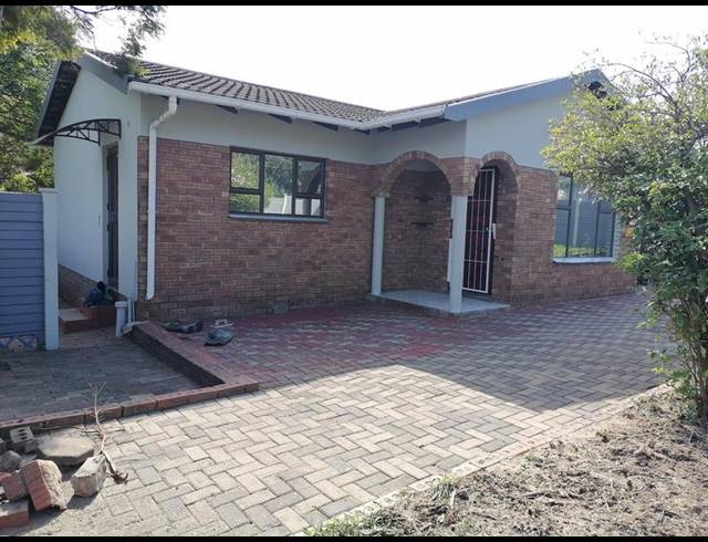 3 BEDROOM HOUSE FOR SALE IN BIRDSWOOD